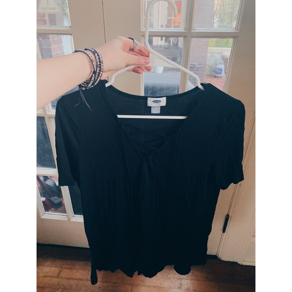 V NECK, CROSSED DRAWSTRING// SIZE M